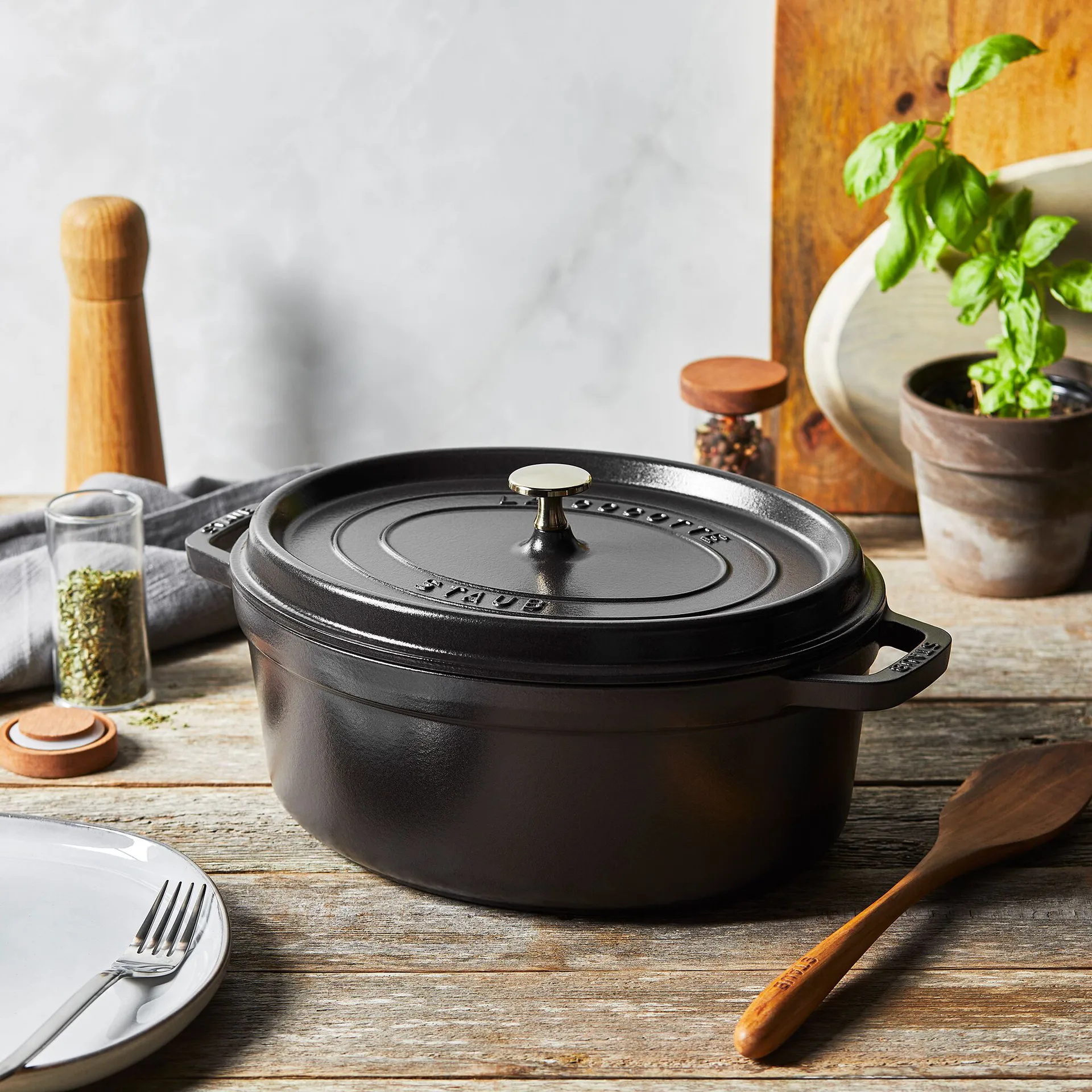 Caçarola para forno oval mini Staub 4,2 l, preto STAUB