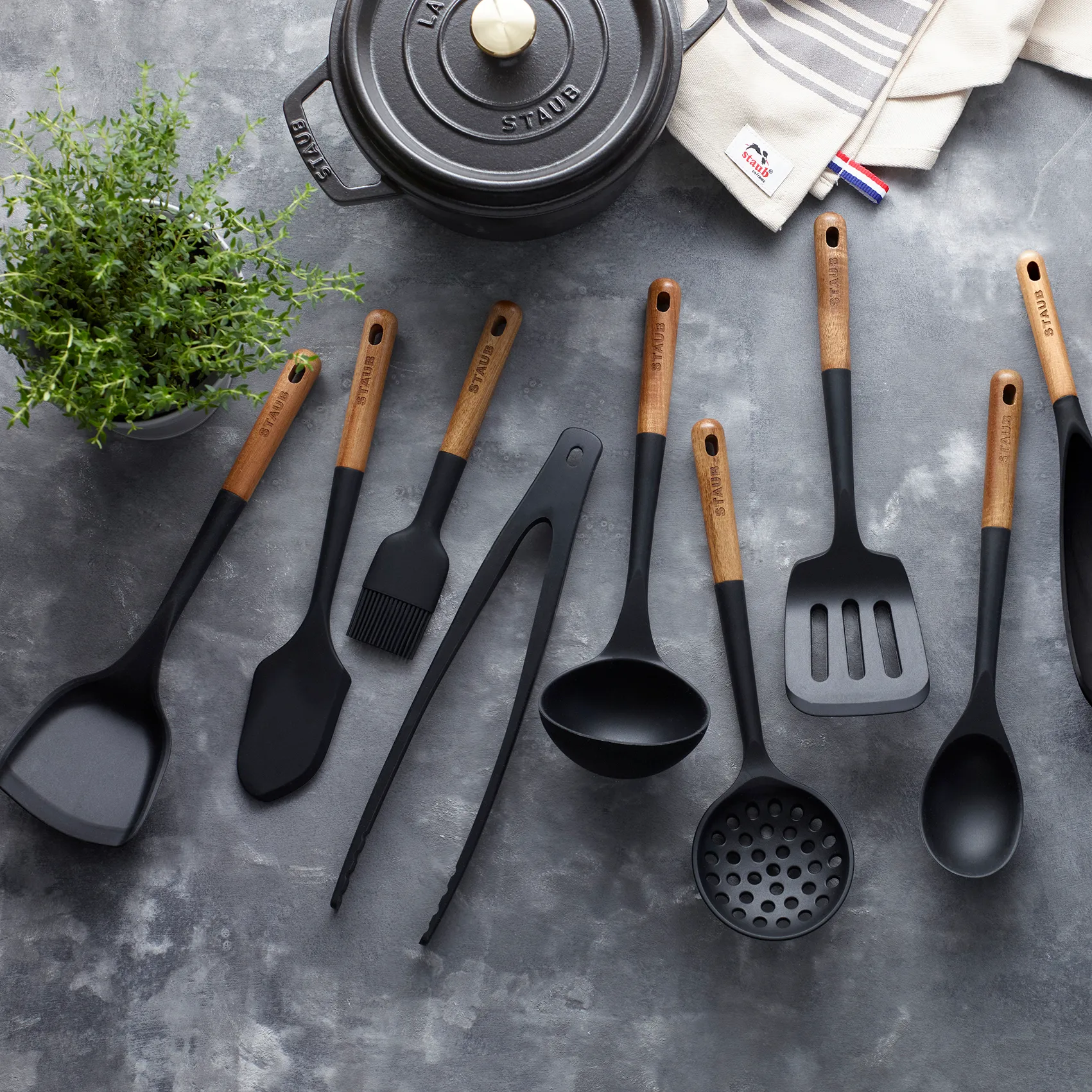 Espátula para wok Staub, 31 cm STAUB