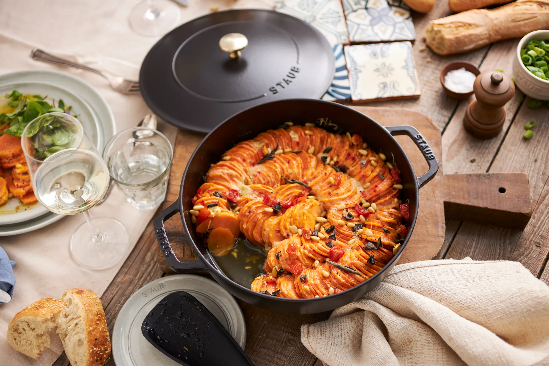 Staub Chistera caçarola de ferro fundido Ø24 cm, Preto STAUB