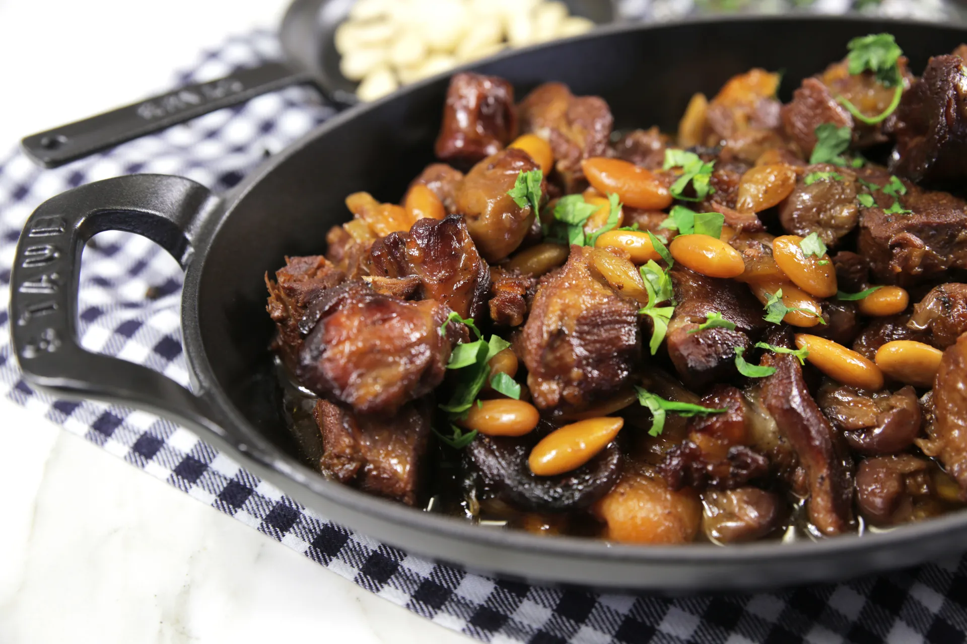 Staub forma oval para forno de ferro fundido 37 cm, Preto STAUB