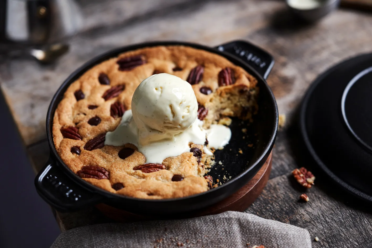 Staub forma para forno de ferro fundido com tampa redonda Ø20 cm, Preto STAUB