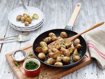 Staub frigideira de ferro fundido preta com cabo de madeira clara - Ø20 cm - STAUB