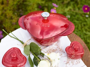 Staub La Cocotte panela em formato de coração 1,75 L - Vermelho - STAUB