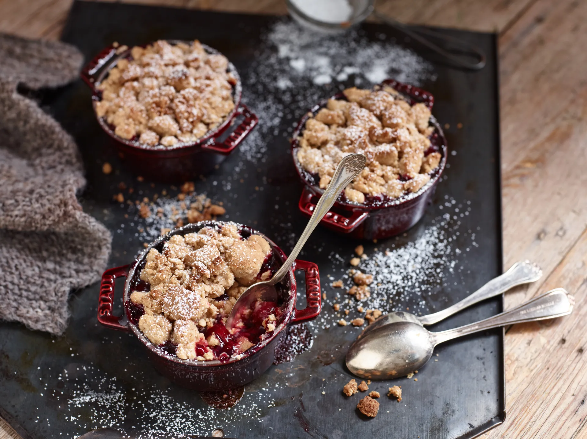 Staub La Cocotte panela redonda de ferro fundido 0,25 L, Vermelho grenadine STAUB