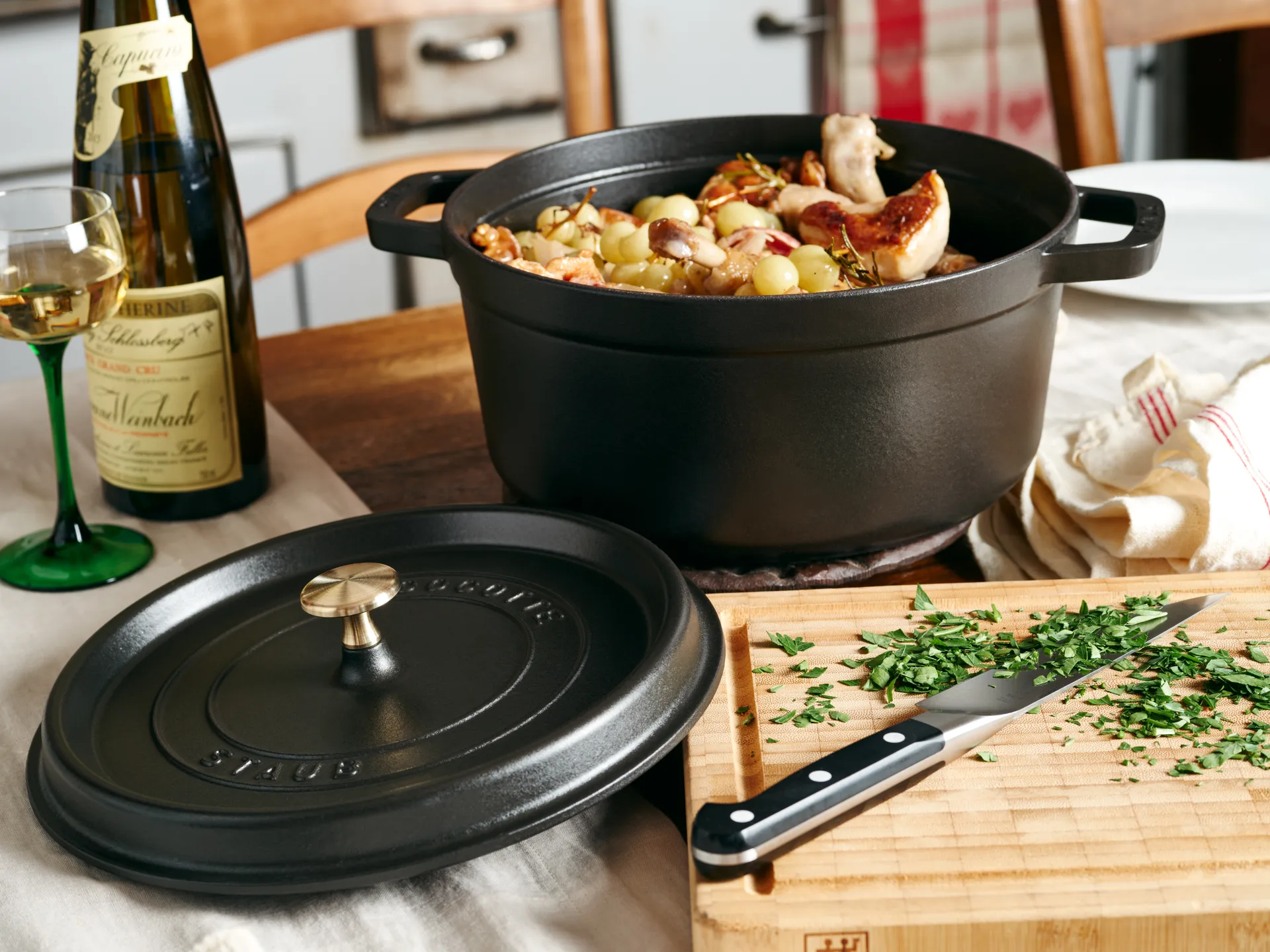 Staub La Cocotte panela redonda de ferro fundido 12,6 L, Preto STAUB