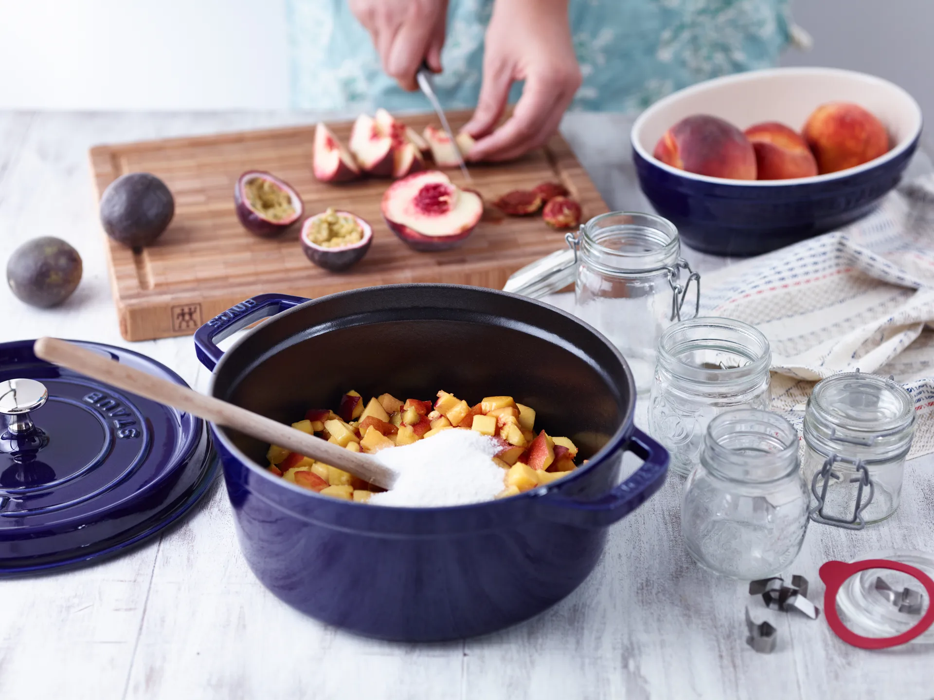 Staub La Cocotte panela redonda de ferro fundido 2,6 L, Azul escuro STAUB