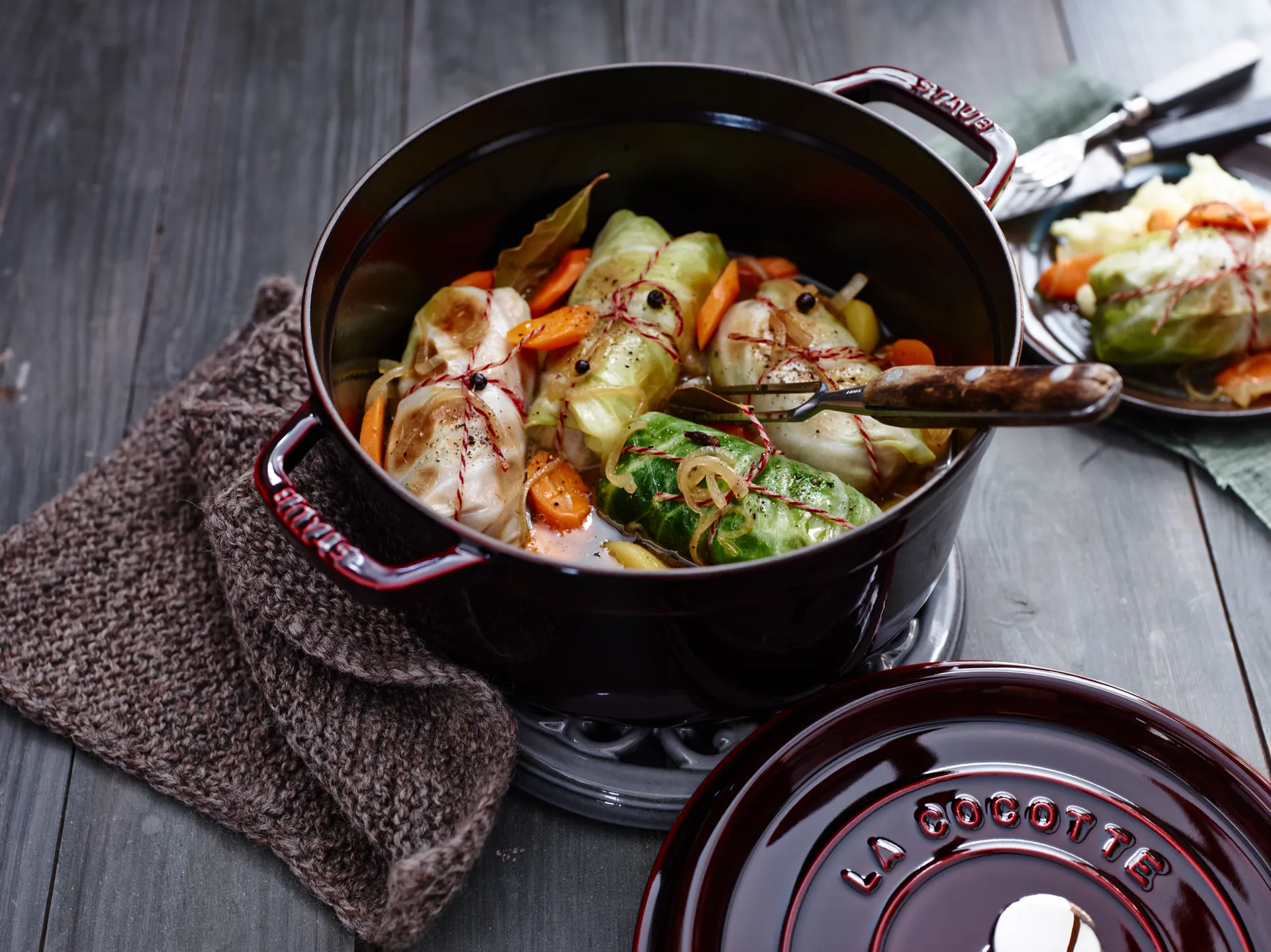 Staub La Cocotte panela redonda de ferro fundido 2,6 L, Vermelho grenadine STAUB