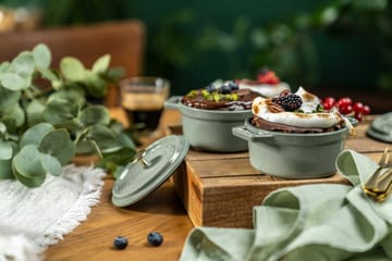 Staub La Cocotte panela redonda de ferro fundido 3,8 L - Madeira de eucalipto - STAUB
