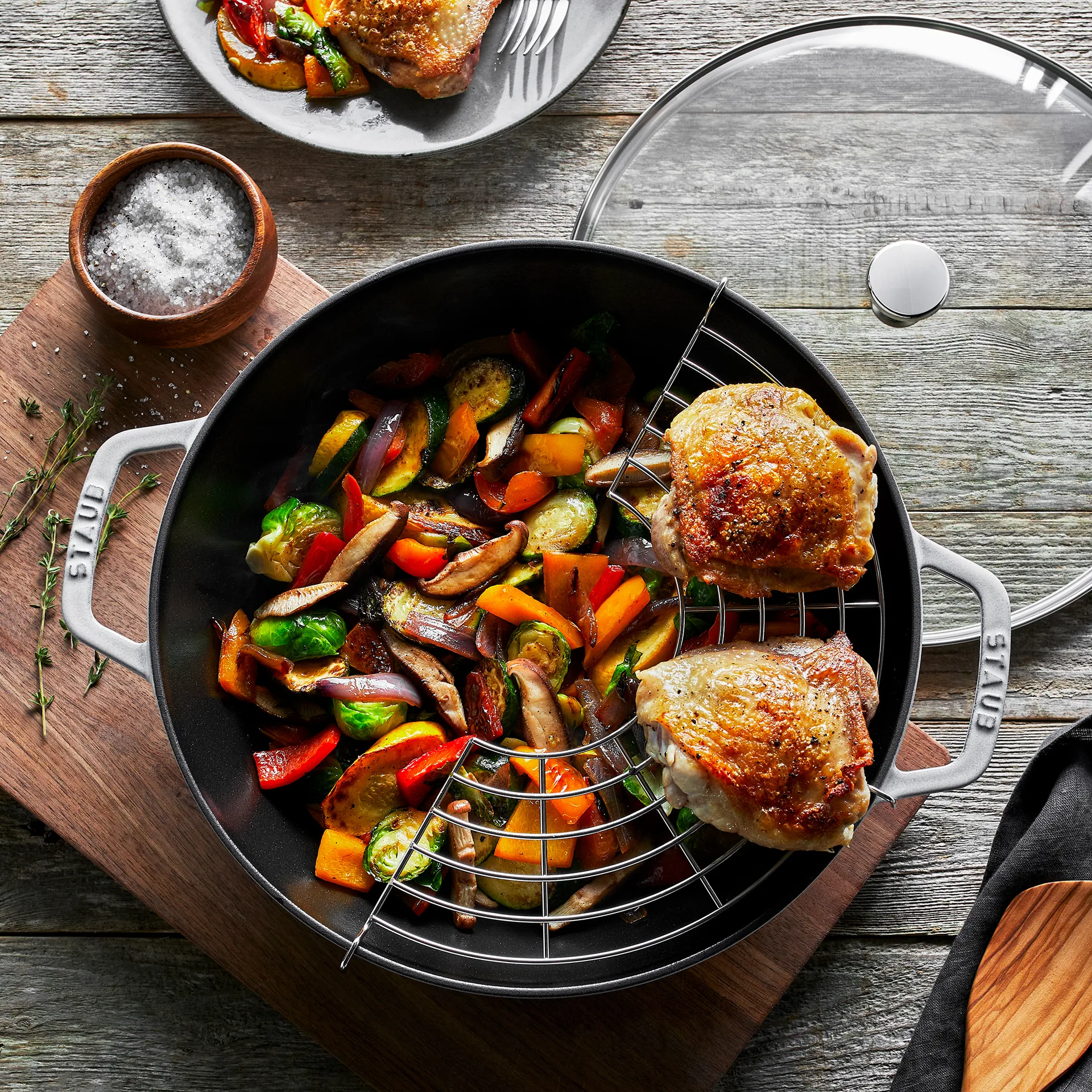 Staub wok de ferro fundido com tampa de vidro Ø30 cm, Trufa branca STAUB