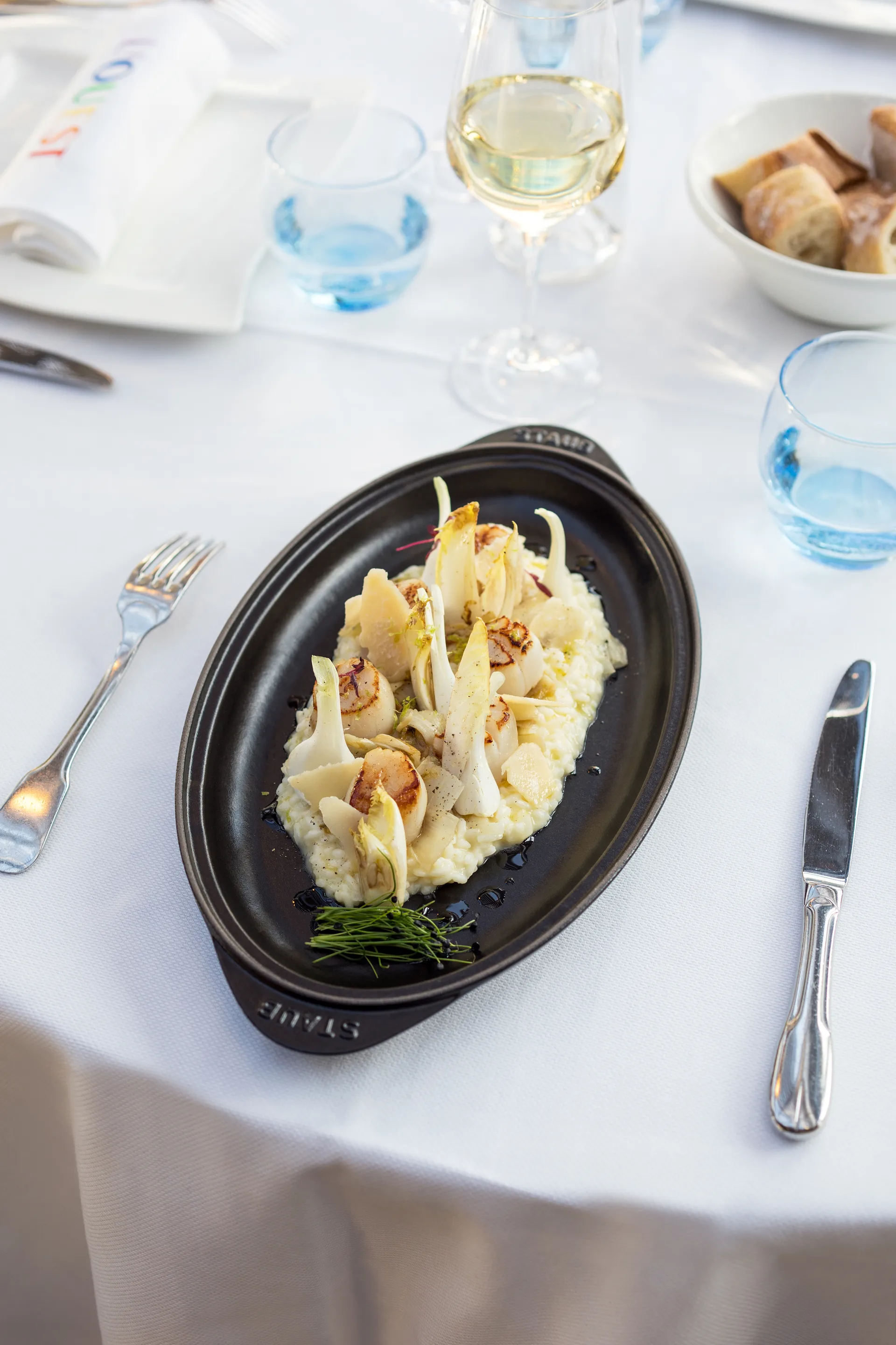 Travessa com tampa para peixe Staub, preto STAUB