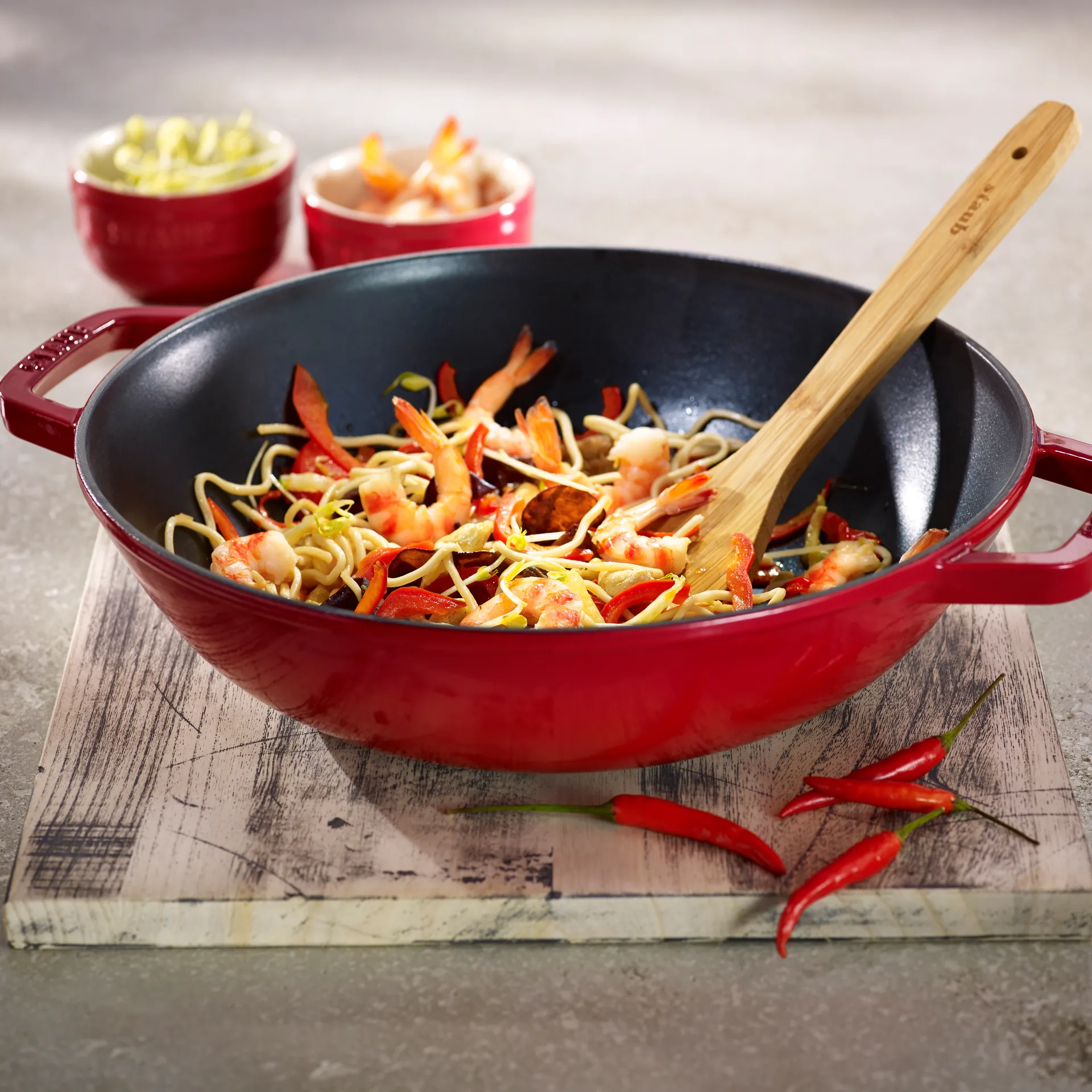 Wok com tampa de vidro Ø30 cm 4,4 L, Vermelho STAUB