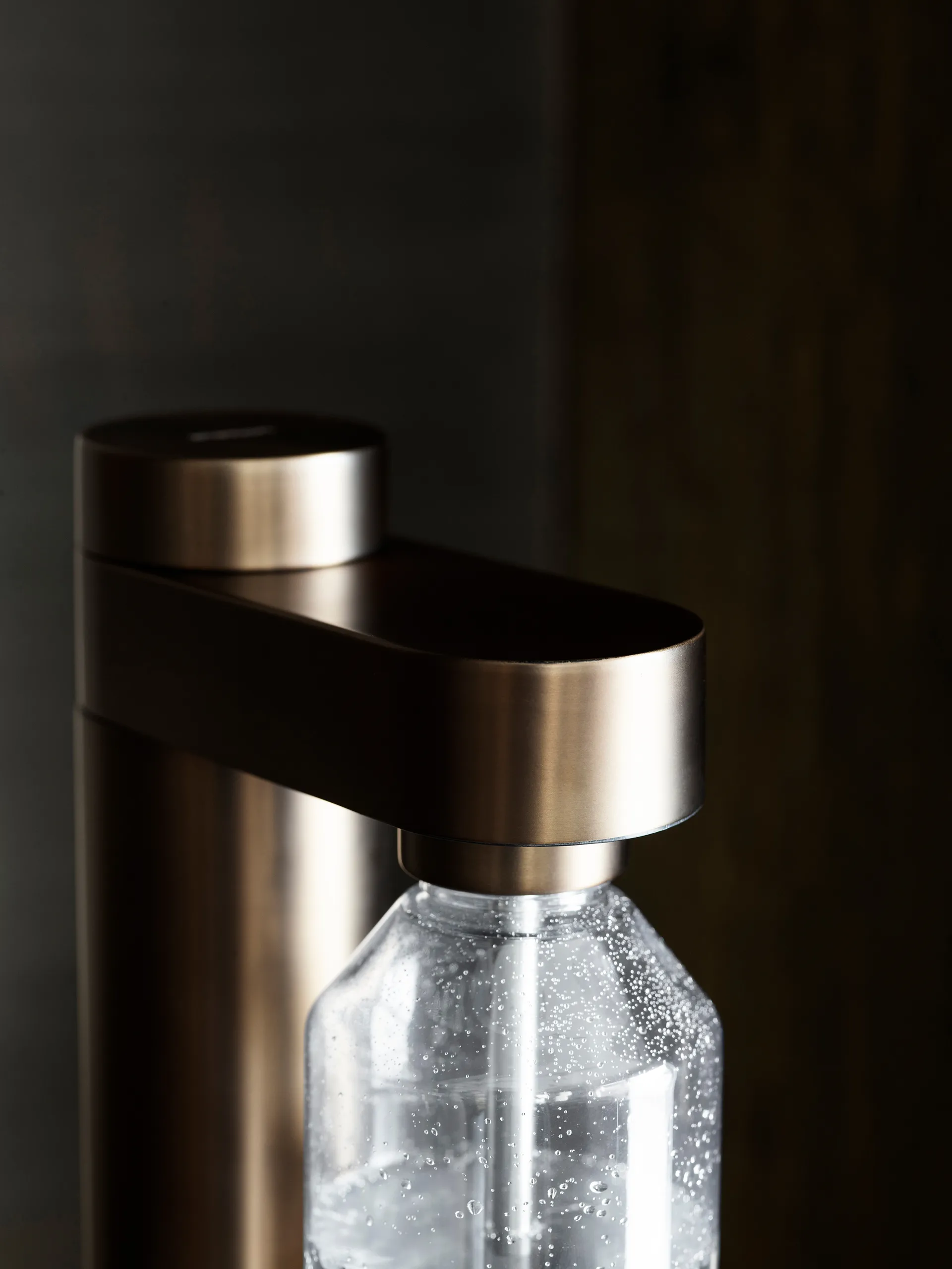 Brus carbonatador, Escuromarrom metallic Stelton