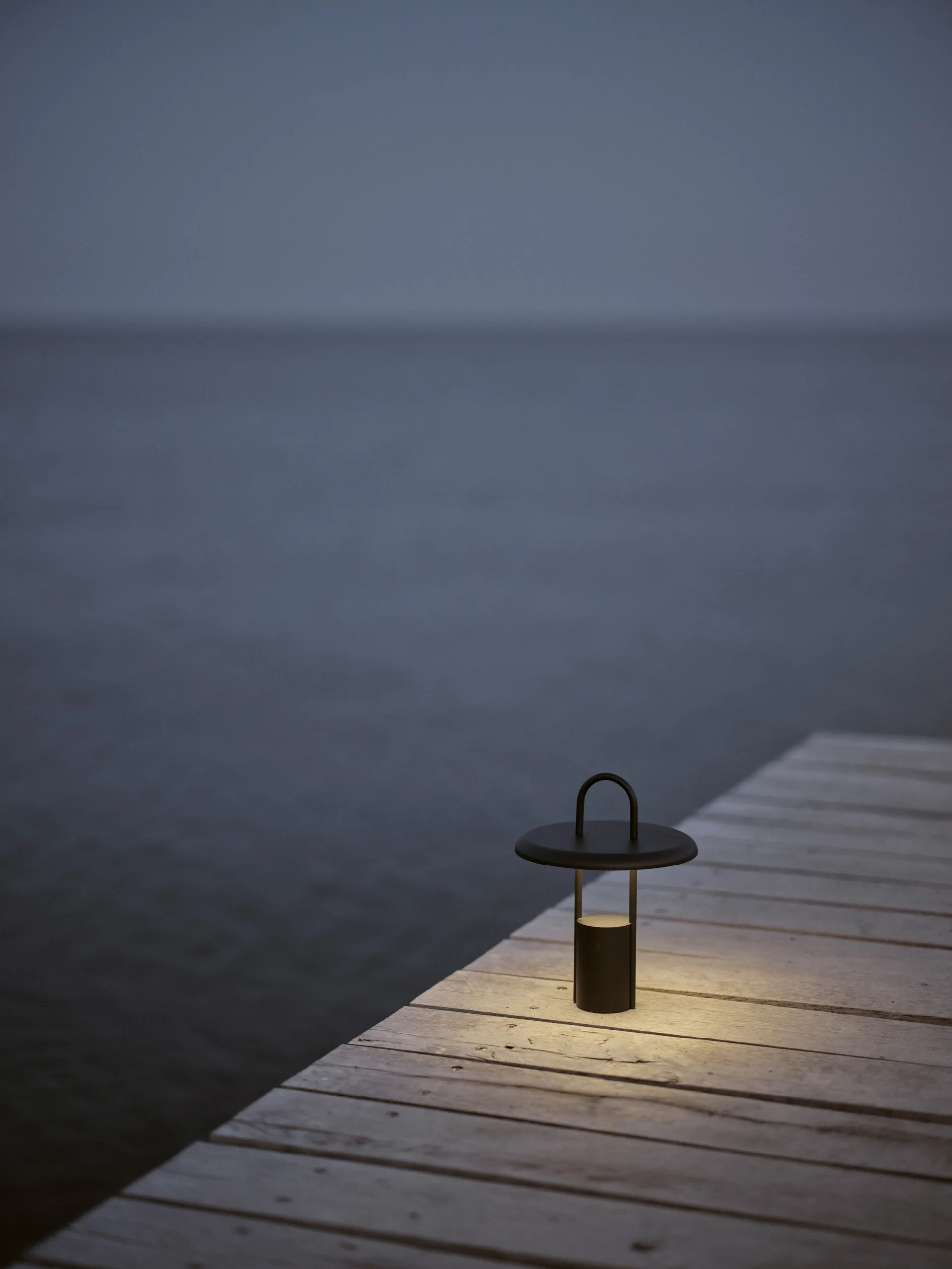 Candeeiro portátil LED Pier 25 cm, Preto Stelton