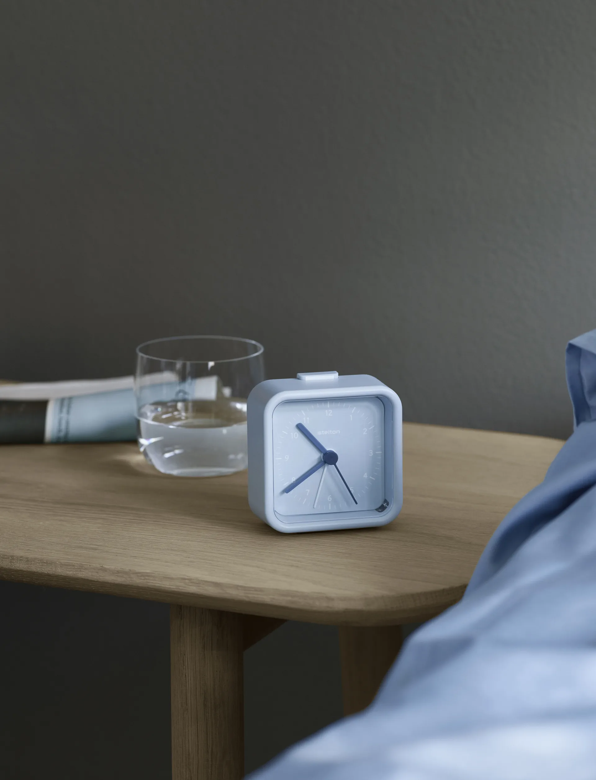 Despertador Okiru , Light azul Stelton