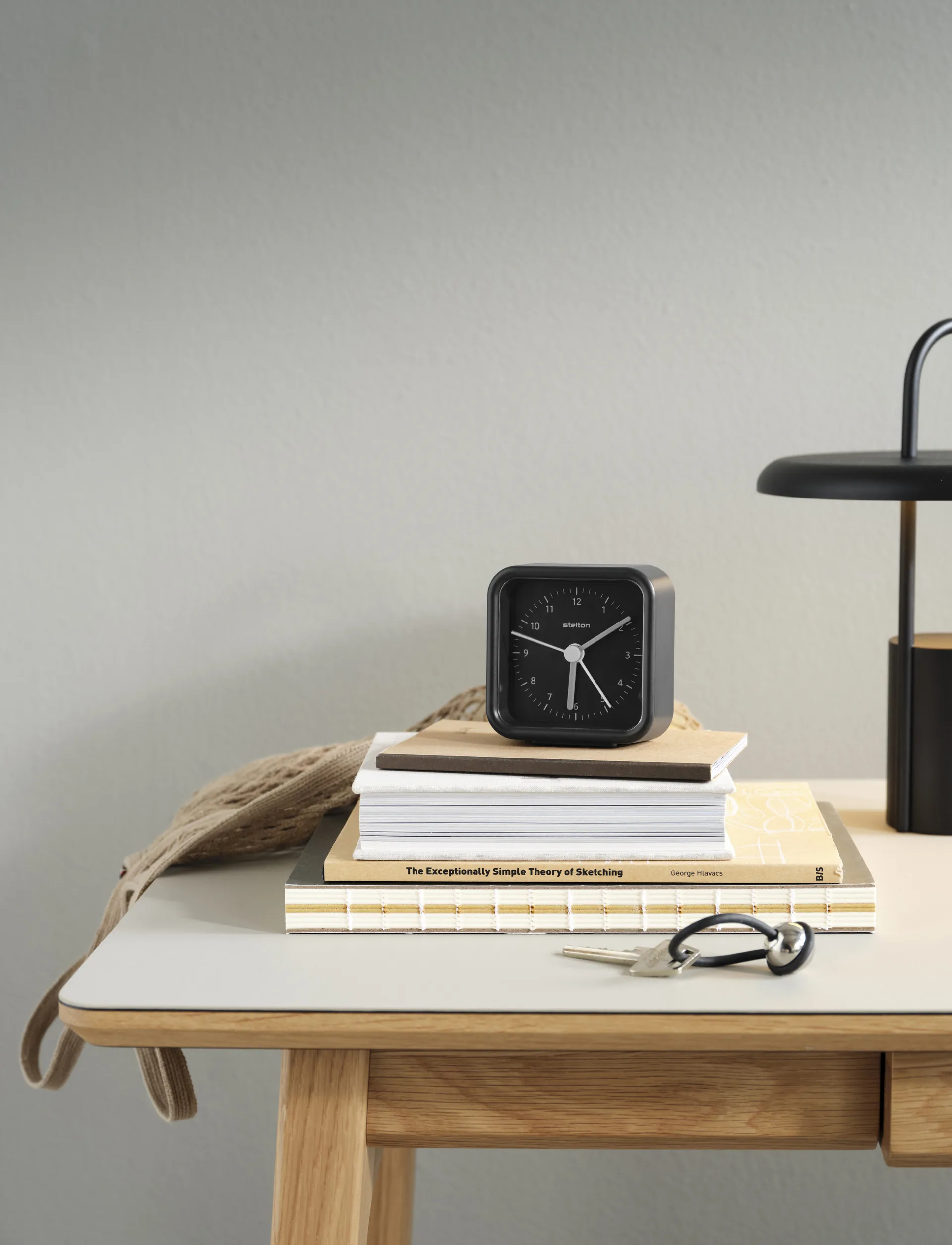 Despertador Okiru , Preto Stelton