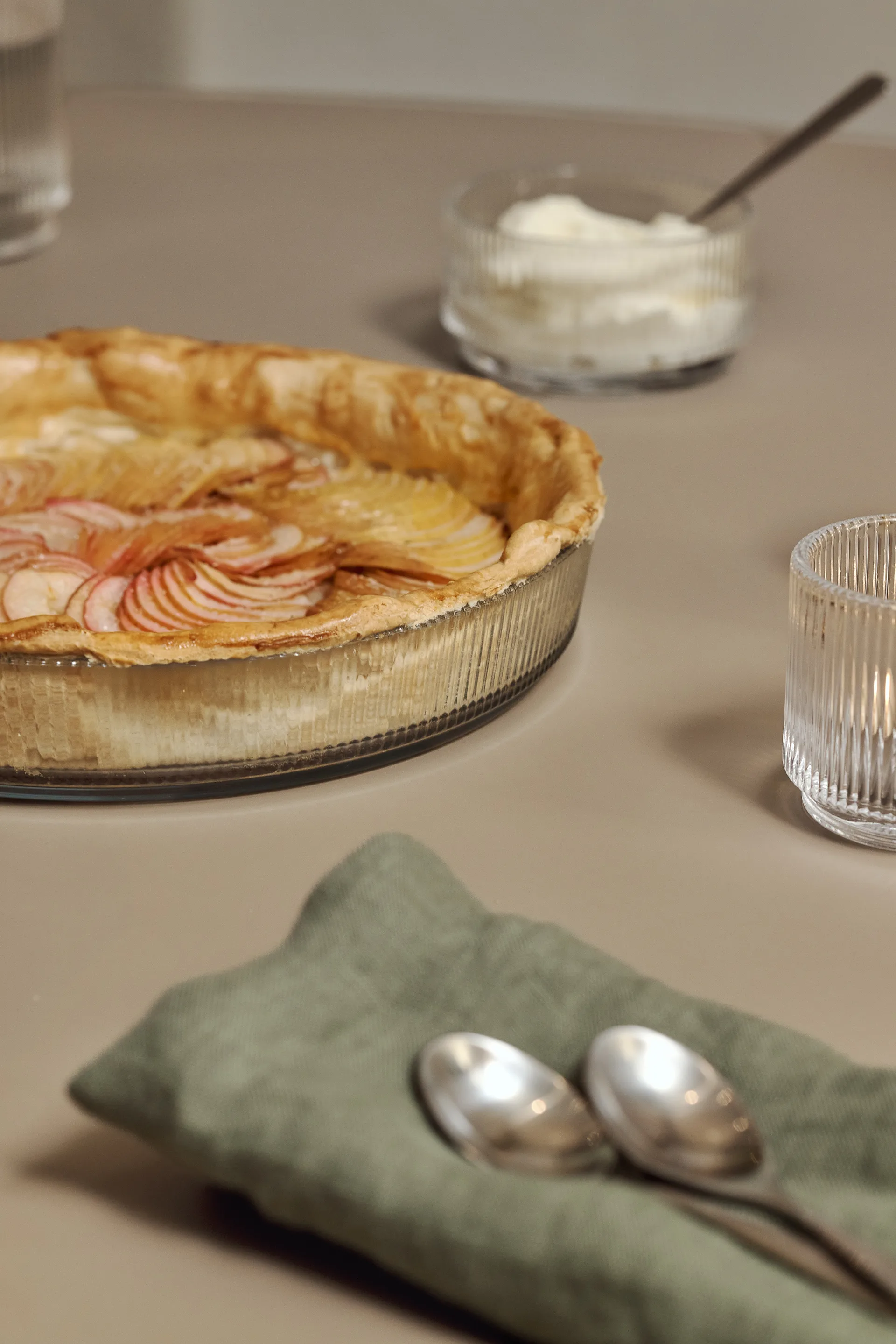 Pilastro travessa de forno transparente, Ø24 cm Stelton