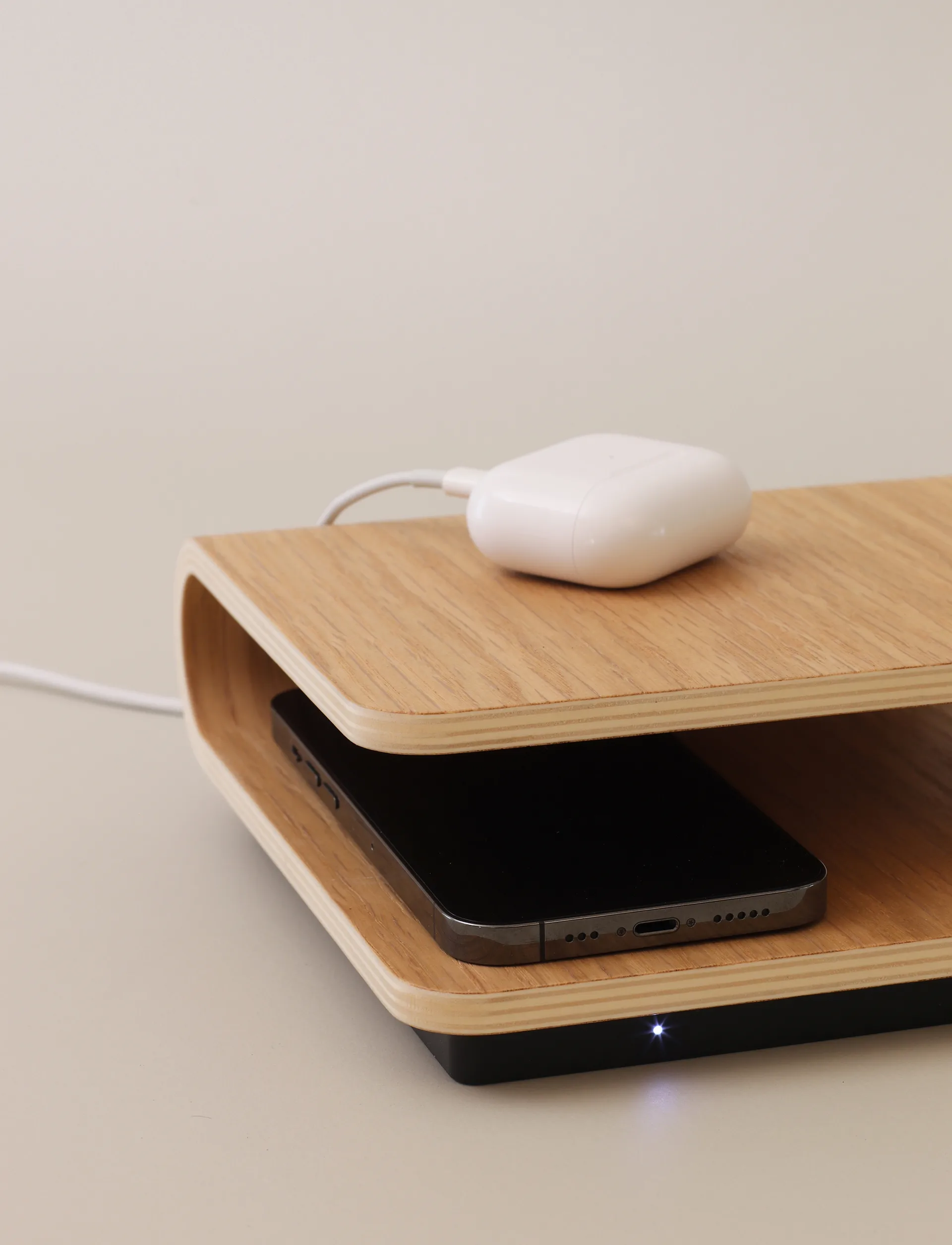 Ro carregador sem fio, Carvalho Stelton