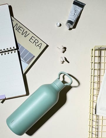 Tabi garrafa térmica 1 L - Verde poeira - Stelton
