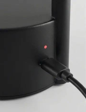 Vinkel LED candeeiro de mesa portátil - Preto - Stelton