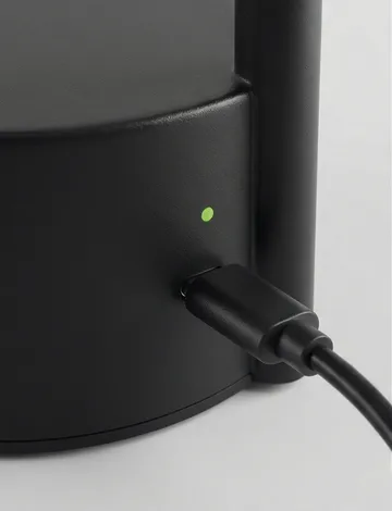 Vinkel LED candeeiro de mesa portátil - Preto - Stelton