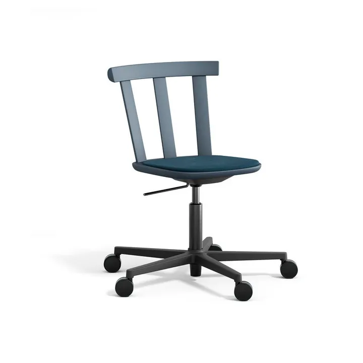 Alt cadeira giratória com assento estofado e estrutura de bétula - Vidar 4, 733 blue-åska 66 - Stolab