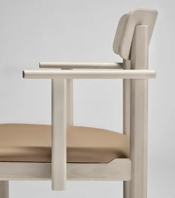 Pal cadeira com braços - Bétula clara verniz mate-Elmosoft 22030 - Stolab