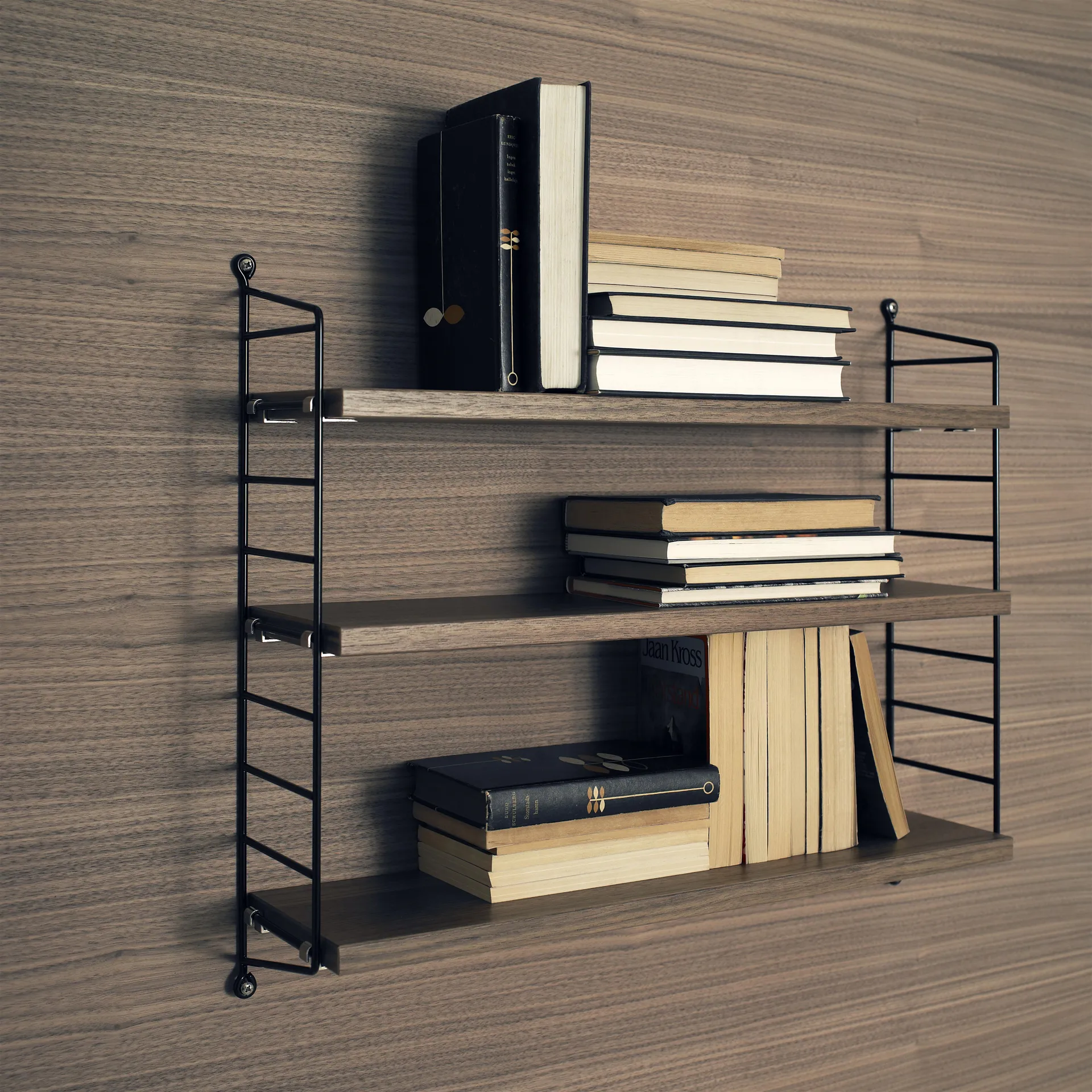 Estante de prateleiras nogueira-preto String Pocket, nogueira-preto String