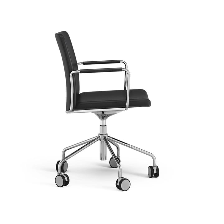 Cadeira de escritório Stella altura ajustável com flexibilidade, Couro Elmosoft 99999 Preto, cromo preto  Swedese