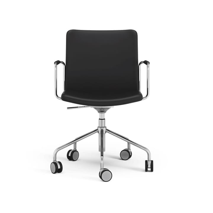 Cadeira de escritório Stella altura ajustável com flexibilidade, Couro Elmosoft 99999 Preto, suporte cromado, apoios de braços em couro  Swedese