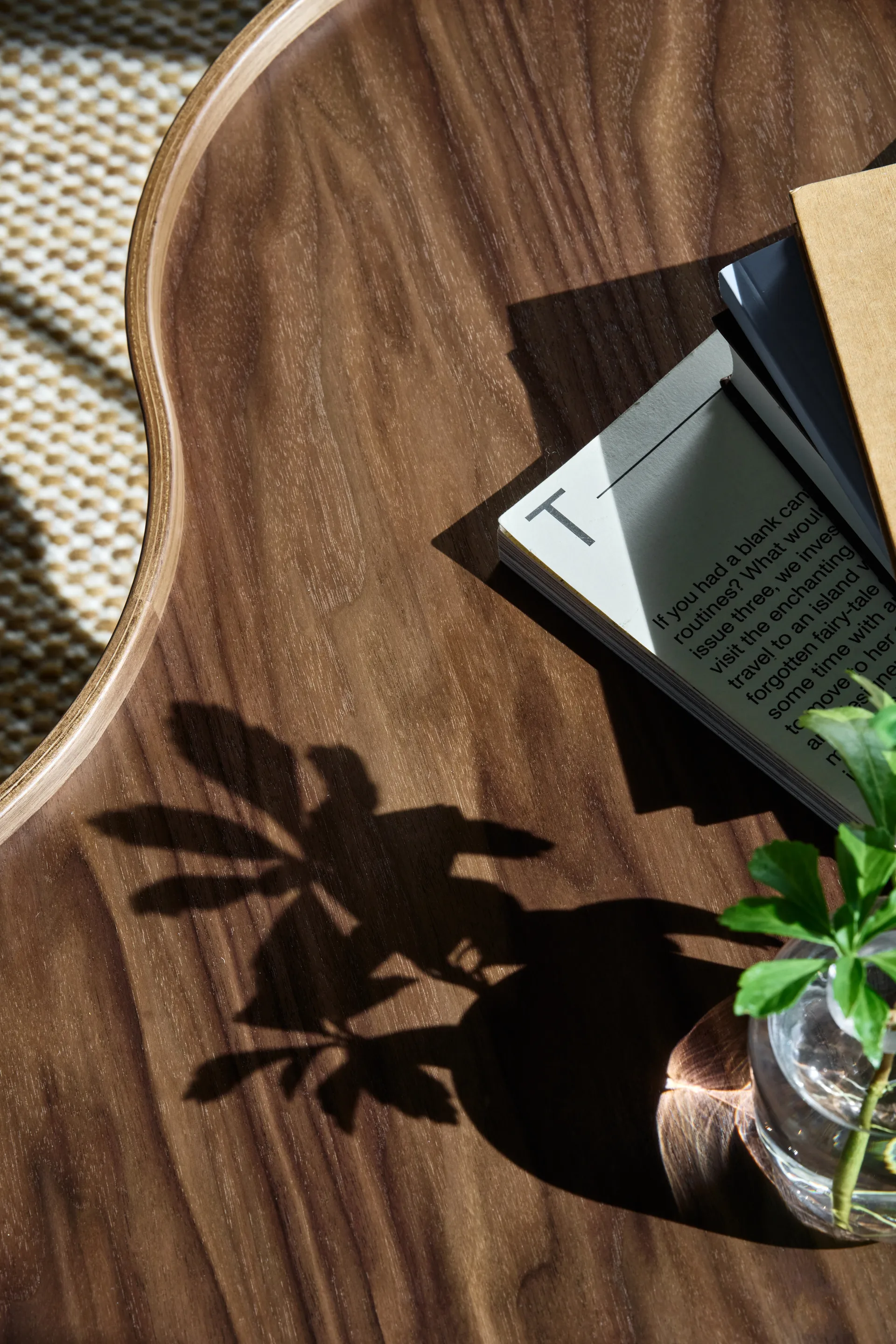 Flower mono mesa edição especial 107x114 cm, H39 cm-noz-lacado-aco cromado Swedese