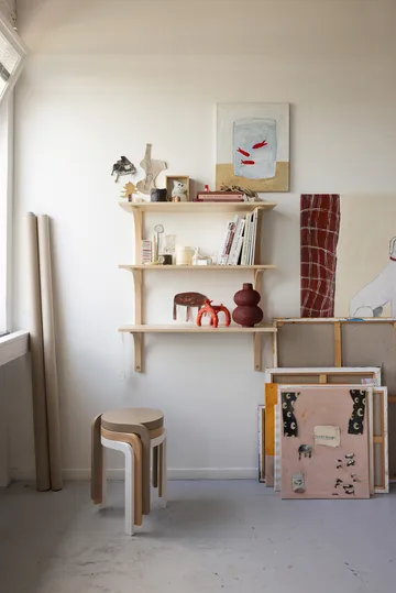 Levi prateleira - Carvalho com pigmento branco-aço inoxidável, 2 prateleiras, 180 cm - Swedese