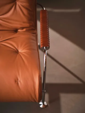 Poltrona Serpentine - Couro Elmo Soft Castanho-claro-cromado-tärnsjö Cognac - Swedese