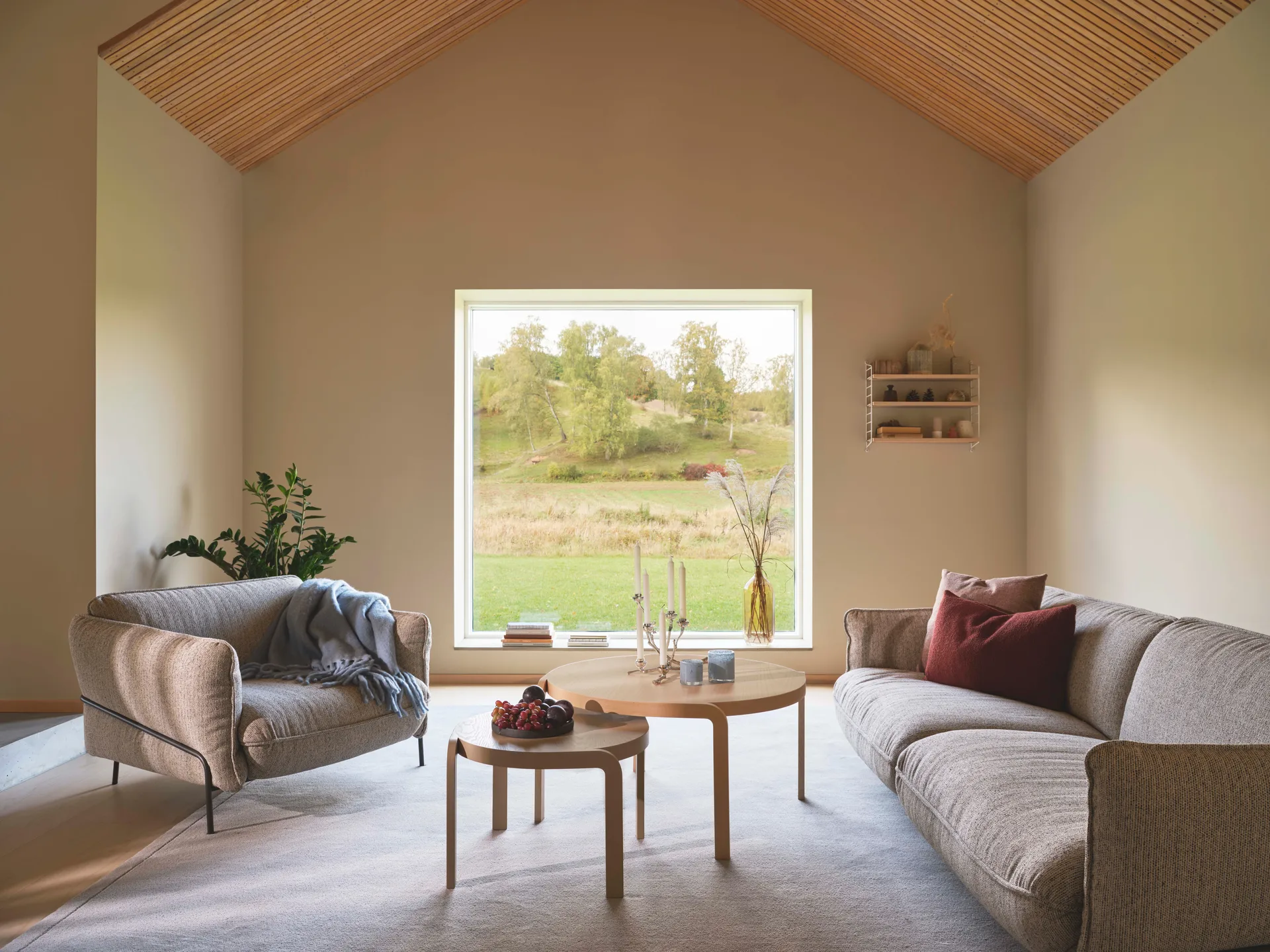 Sofá Continental, Wave Sky-aço com pintura preta Swedese