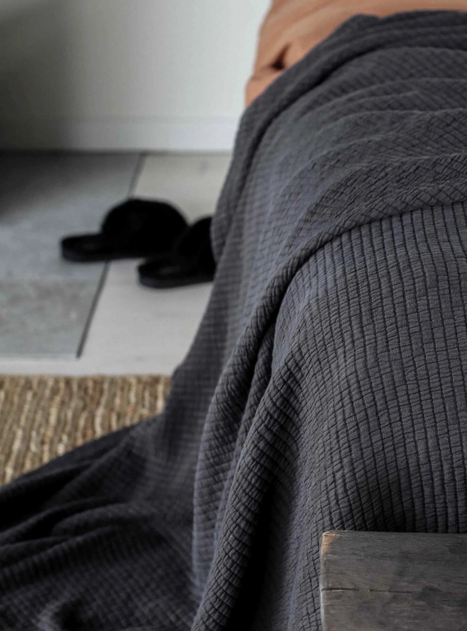 Brick colcha 140x200 cm, Charcoal Tell Me More