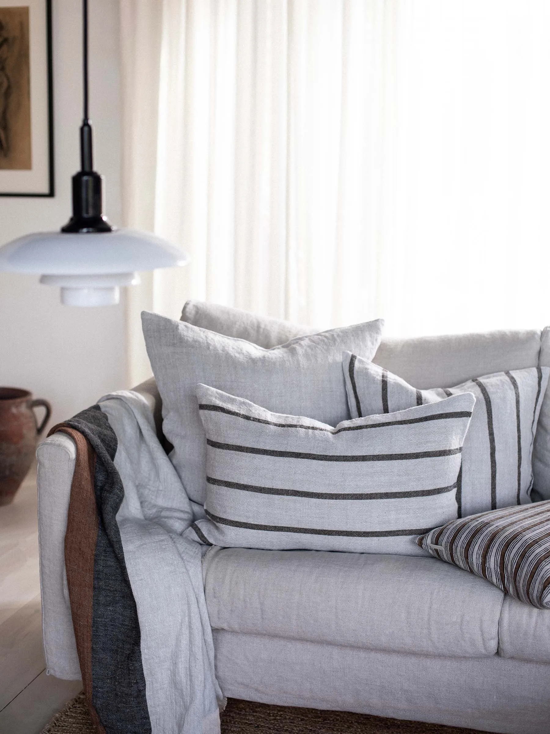 Capa de almofada Melvin 40x60 cm, Risca taupe Tell Me More