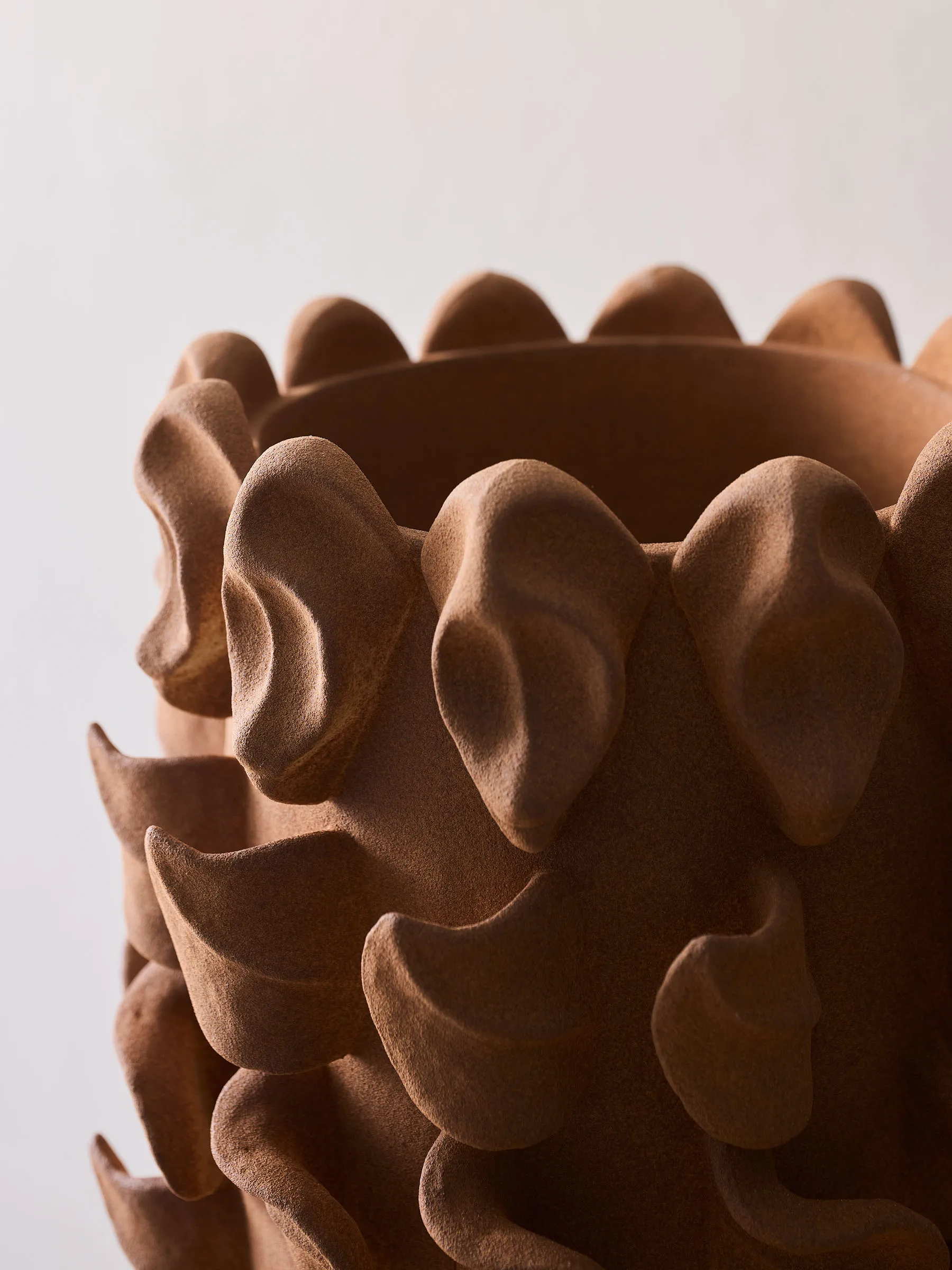 Terra vaso grande, Castanho Tell Me More