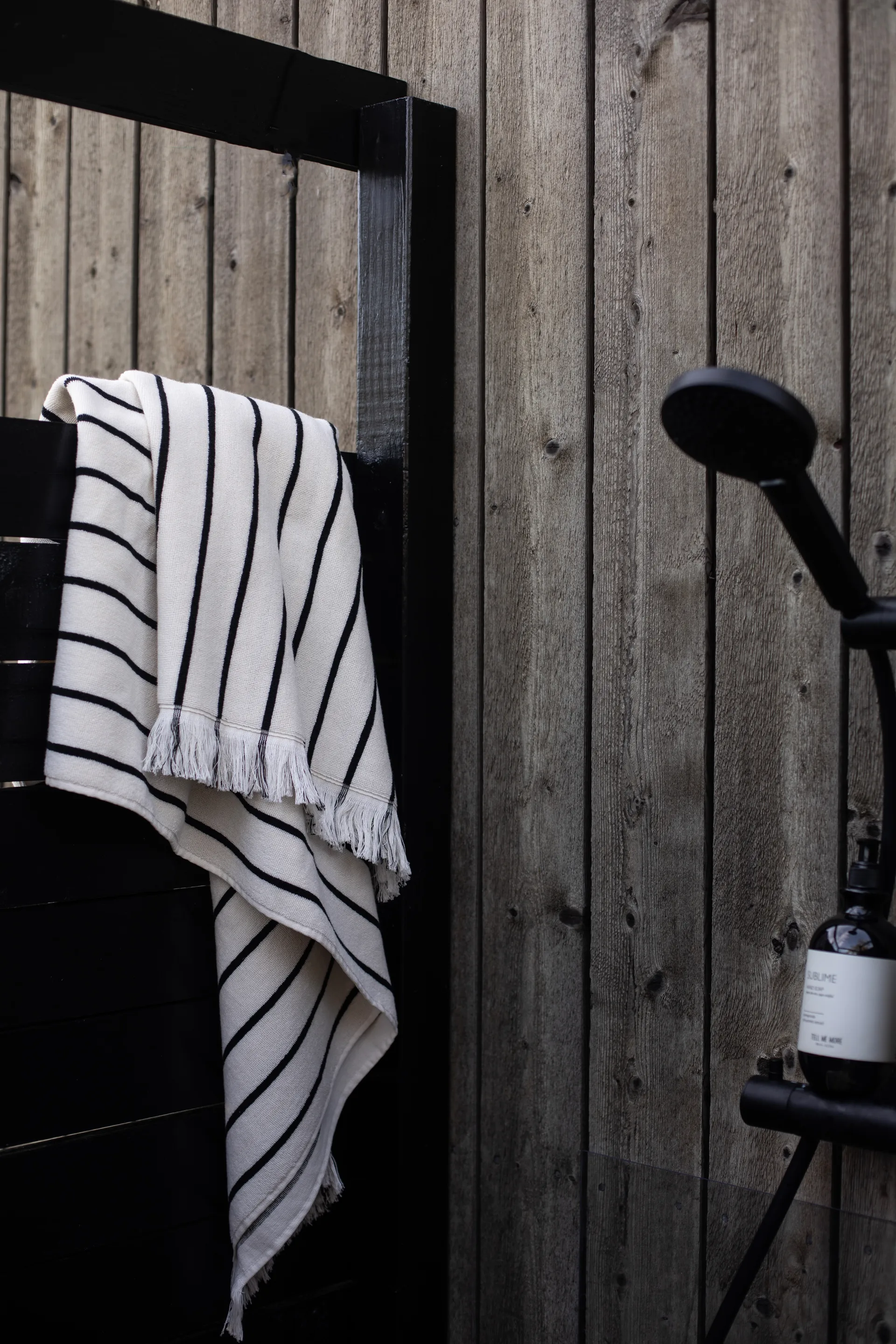 Toalha Bonnie 70x140 cm, Preto Tell Me More