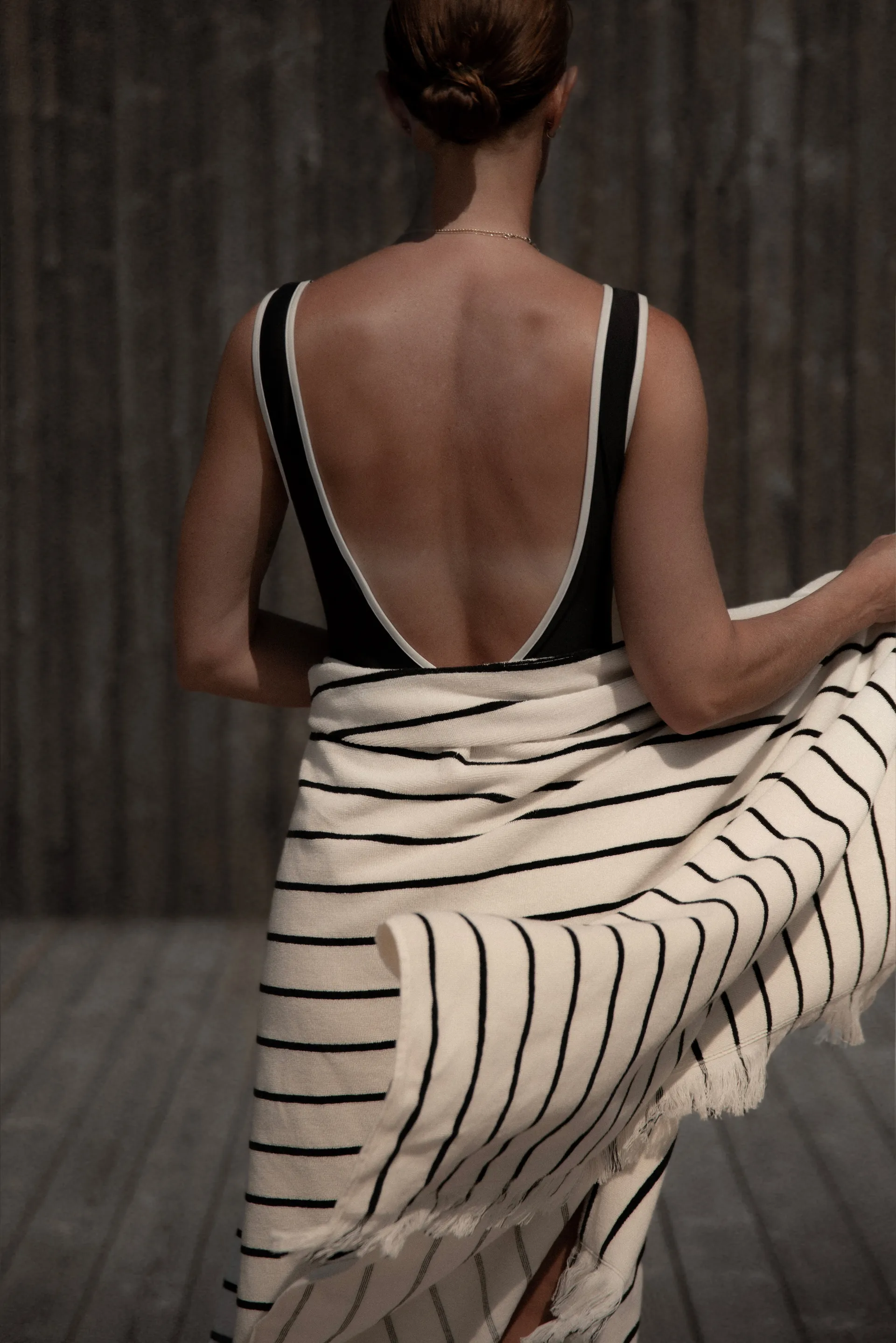 Toalha Juno 100x180 cm, Preto Tell Me More