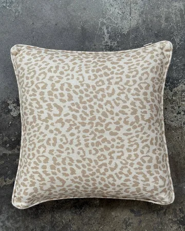 Almofada decorativa Norell - Leopard bege-off white, 50x50 cm - Tinted