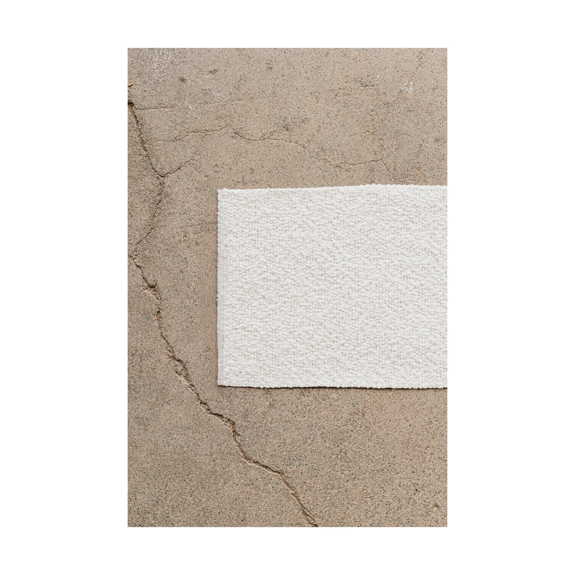 Cornell sofá, Bouclé off white Tinted