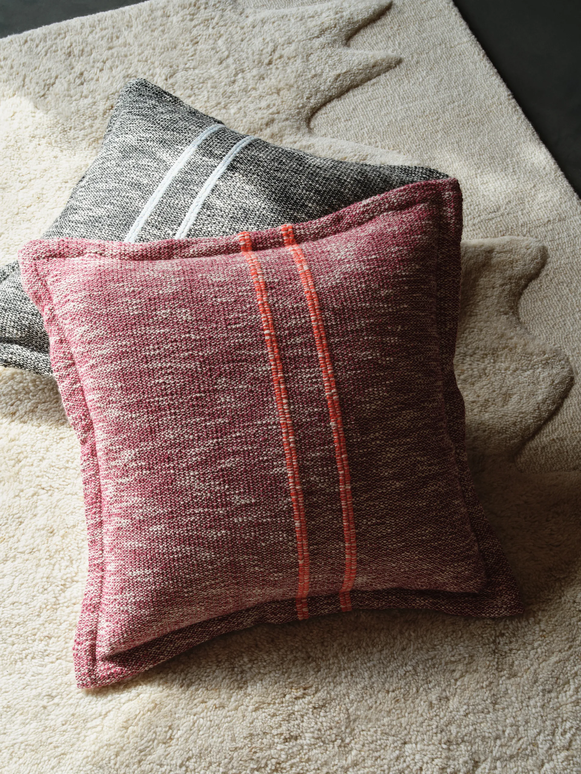 Almofada decorativa Track, Preto, 56x56 cm Tom Dixon