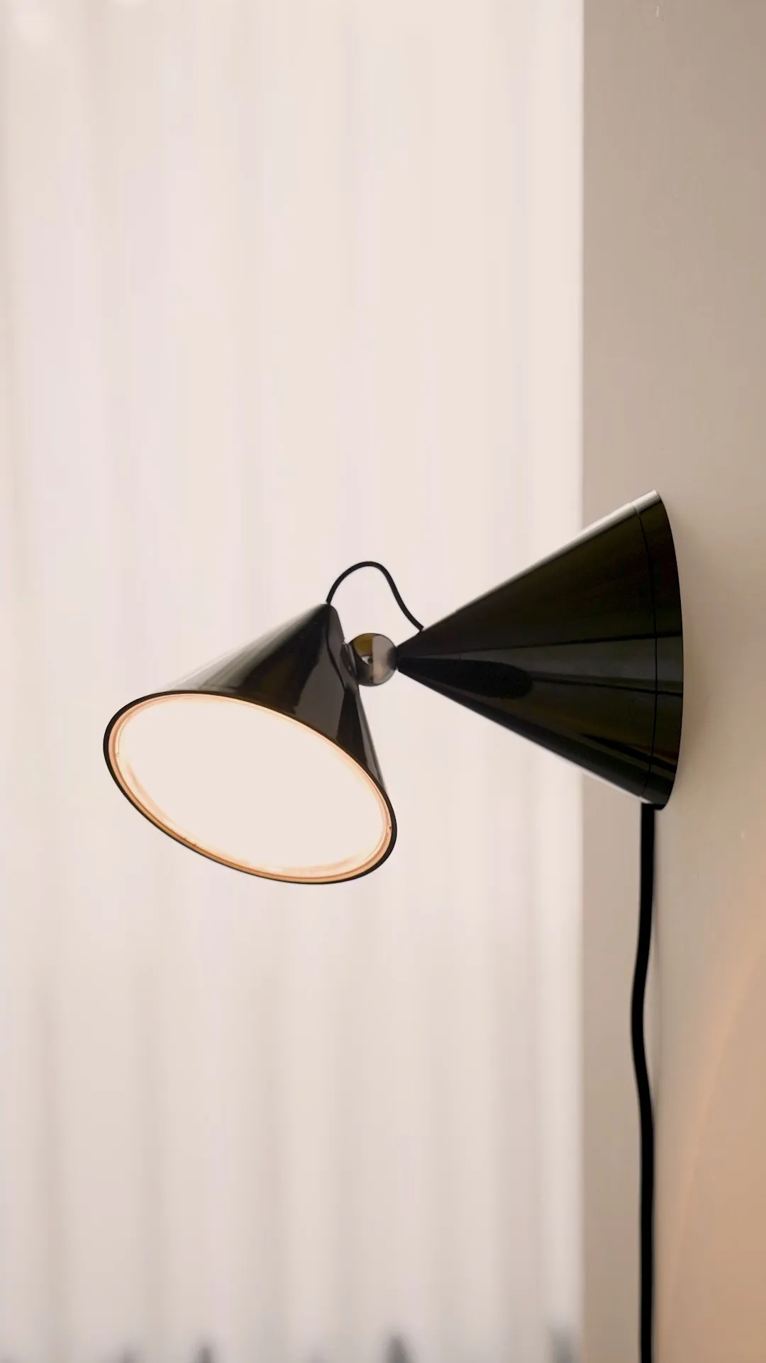 Aplique de parede Pose Surface, Alga Tom Dixon