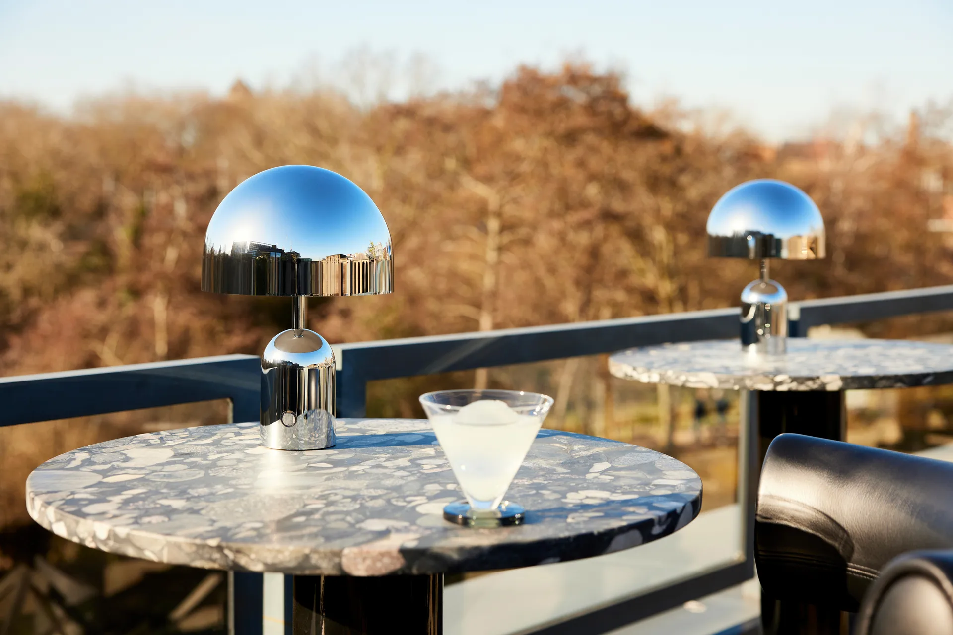 Candeeiro de mesa LED portátil Bell 28 cm, Prateado Tom Dixon