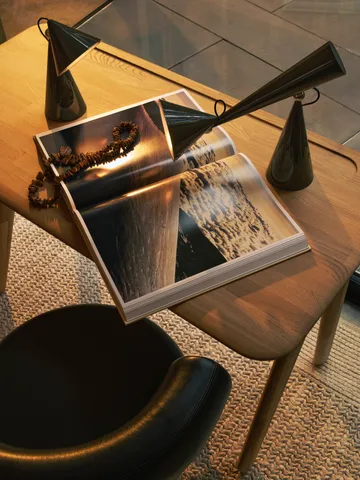 Candeeiro de mesa LED portátil Pose - Alga marinha - Tom Dixon