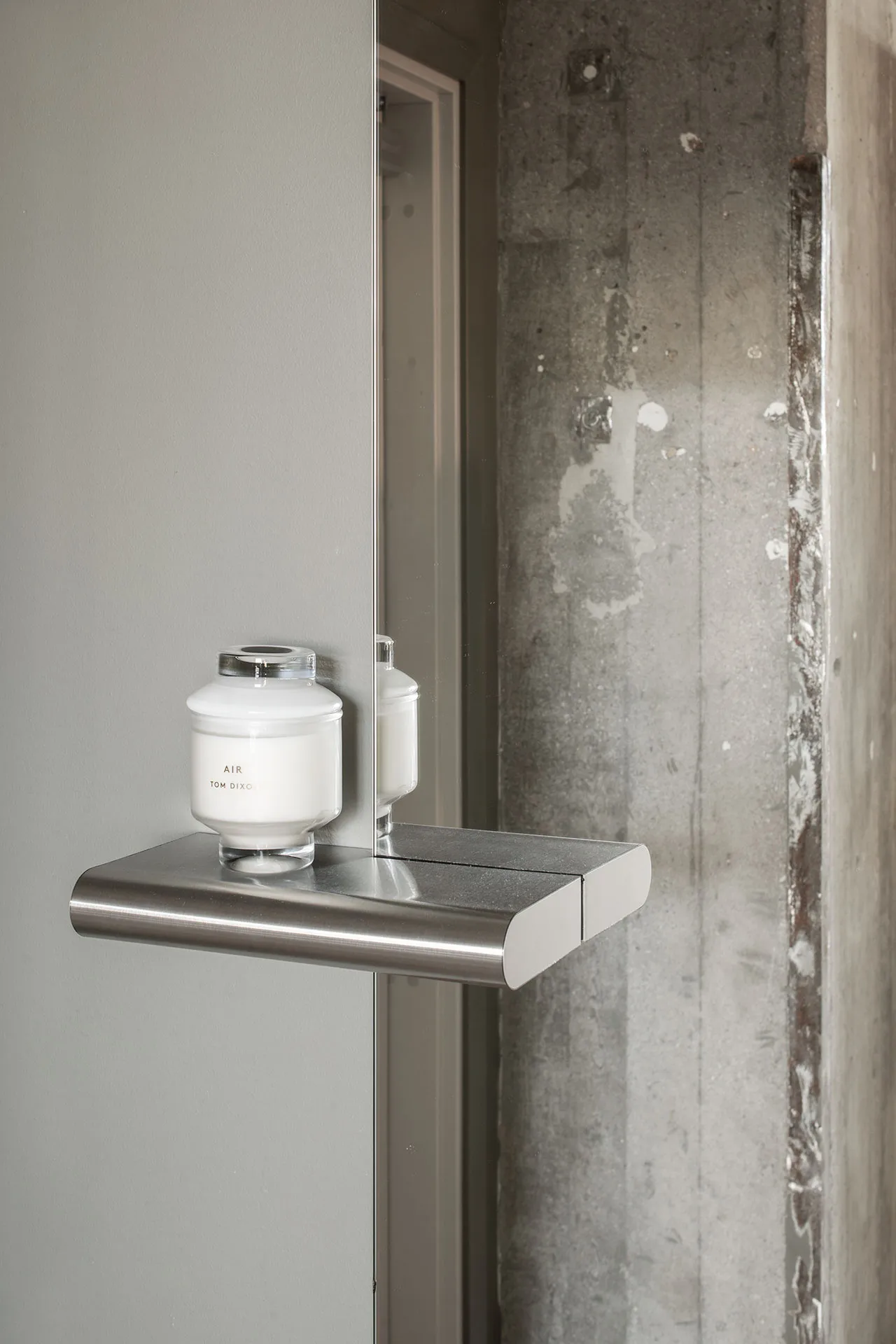 Elements vela perfumada média, Ar Tom Dixon