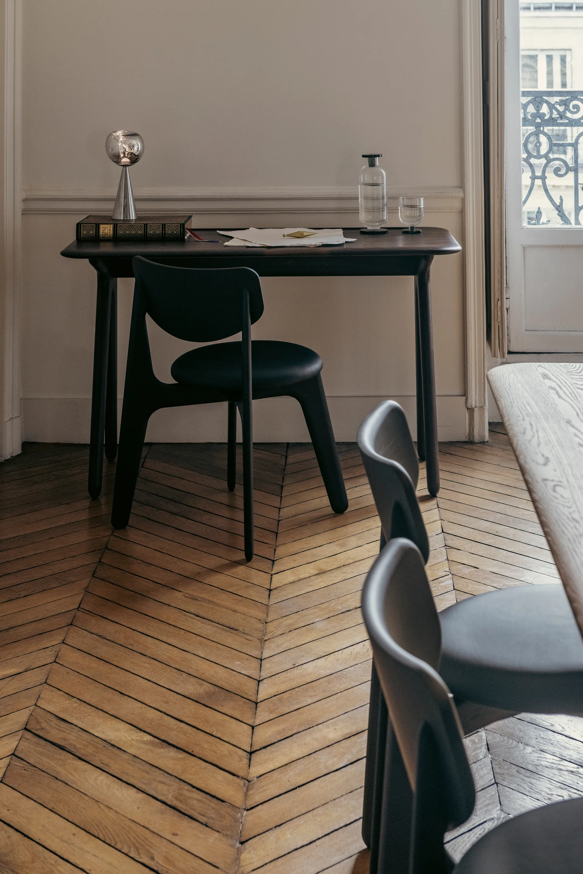 Melt candeeiro de mesa LED portátil 28,5 cm, Preto Tom Dixon