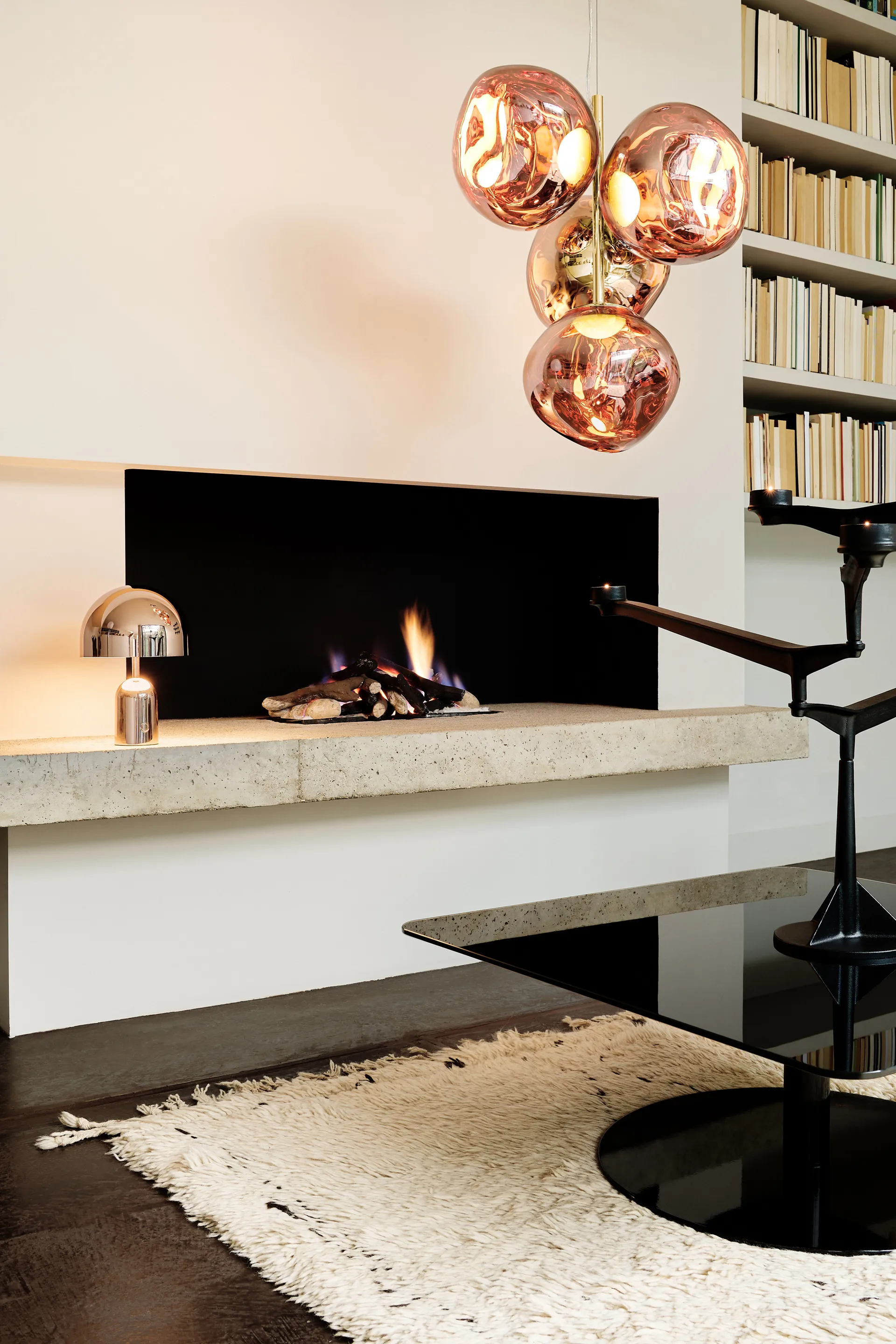 Melt Chandelier grande candeeiro de teto LED 196 cm, Cobre Tom Dixon