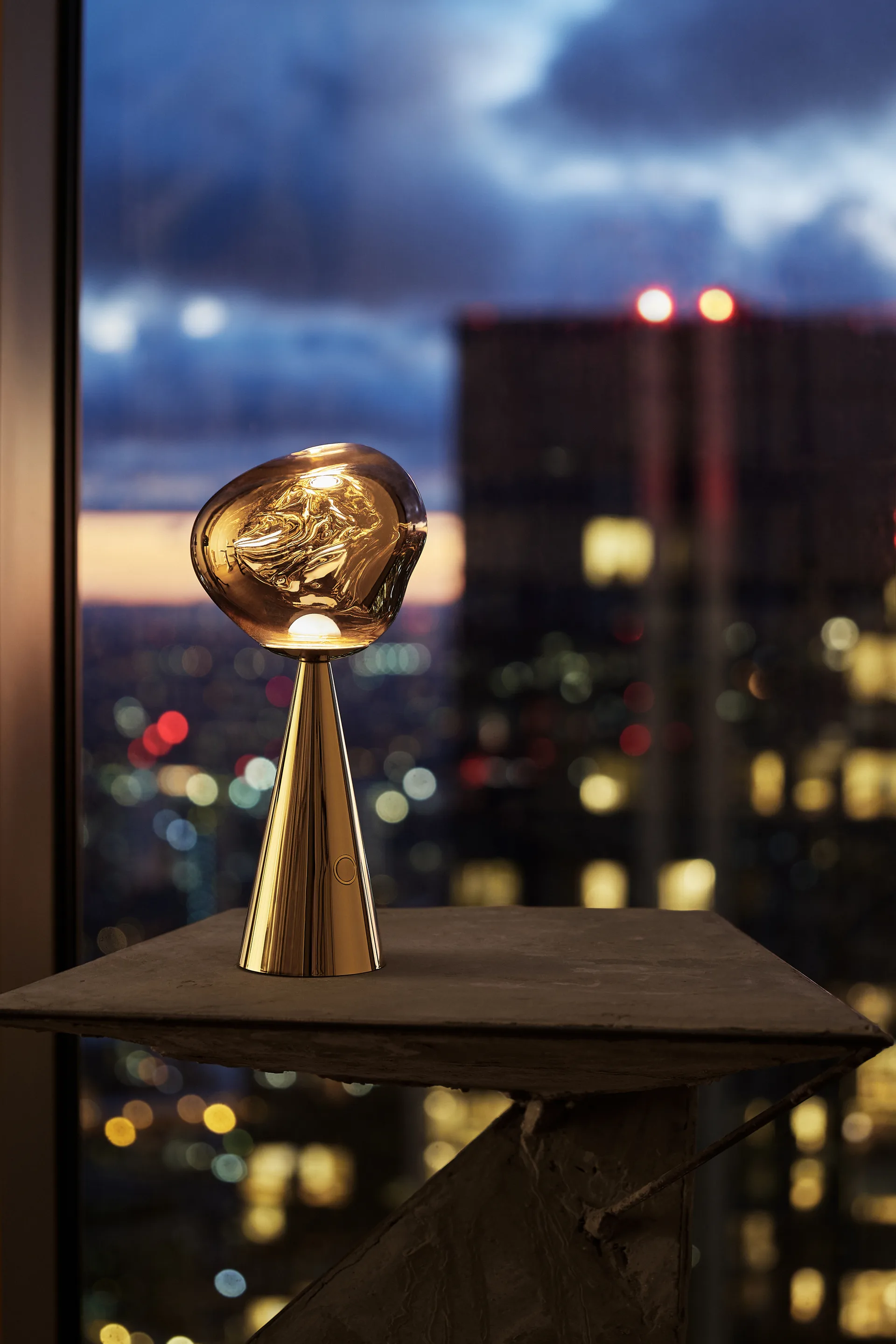 Melt Portable candeeiro de mesa , Dourado Tom Dixon