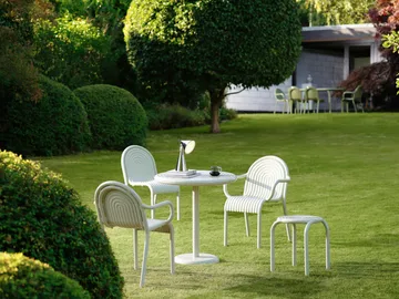 Mesa de café Groove redonda - Putty, Ø70 cm - Tom Dixon