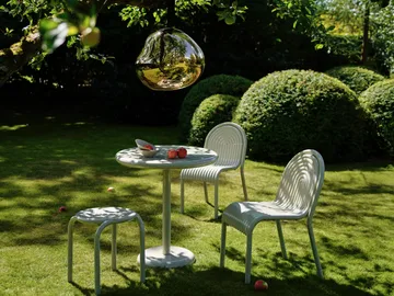 Mesa de café Groove redonda - Putty, Ø70 cm - Tom Dixon